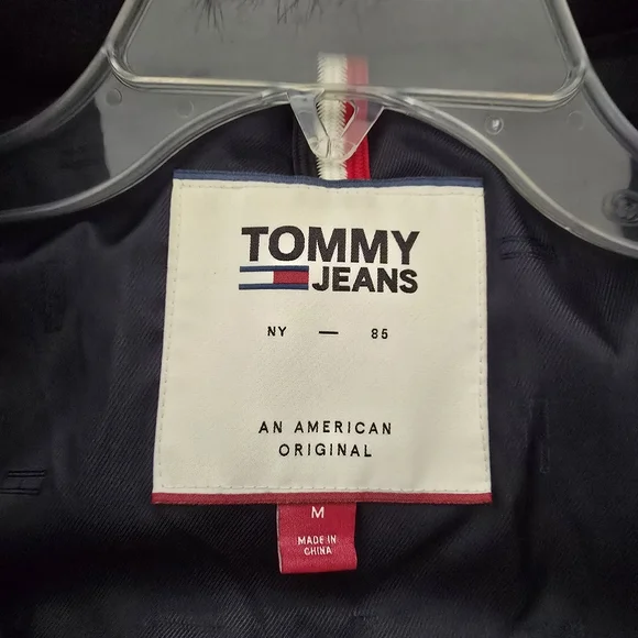 Tommy Hilfiger Navy Puffer Jacket with Faux Fur Hood Size M - Picture 9 of 9